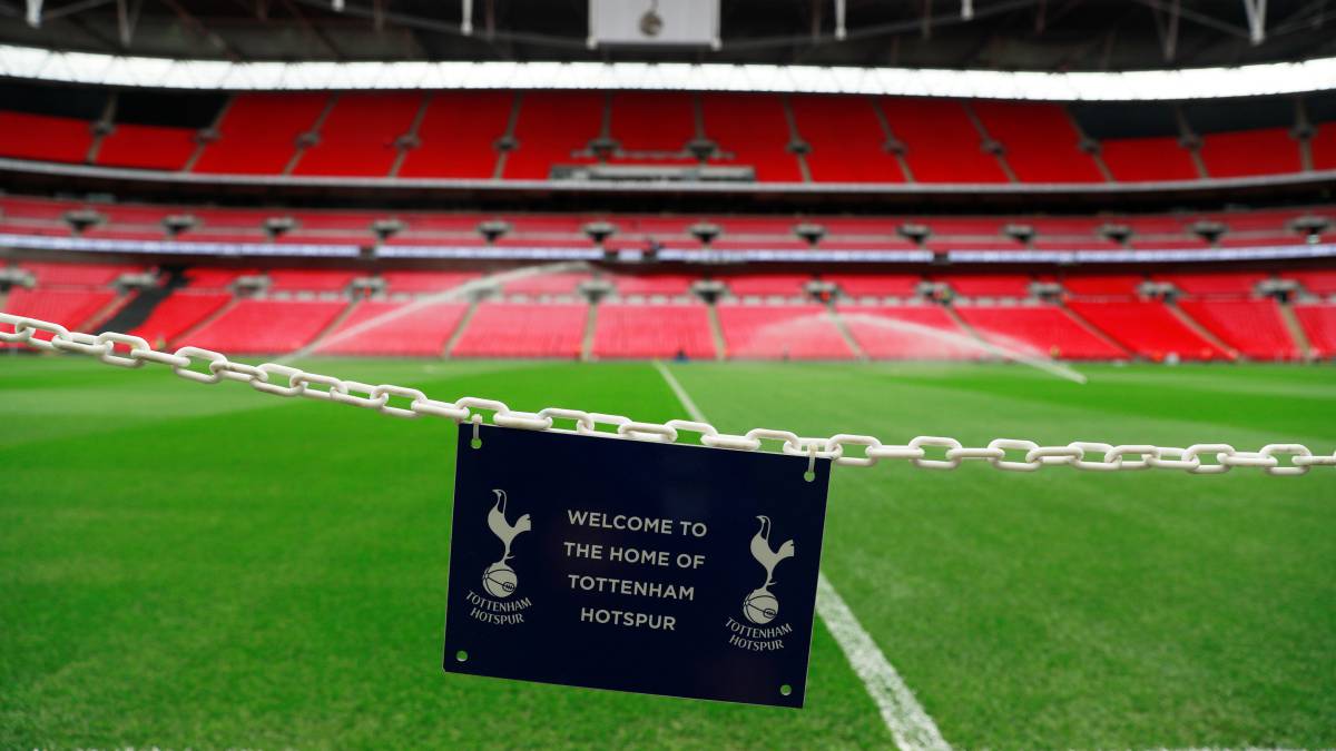 Barcelona very concerned over poor state of Wembley grass