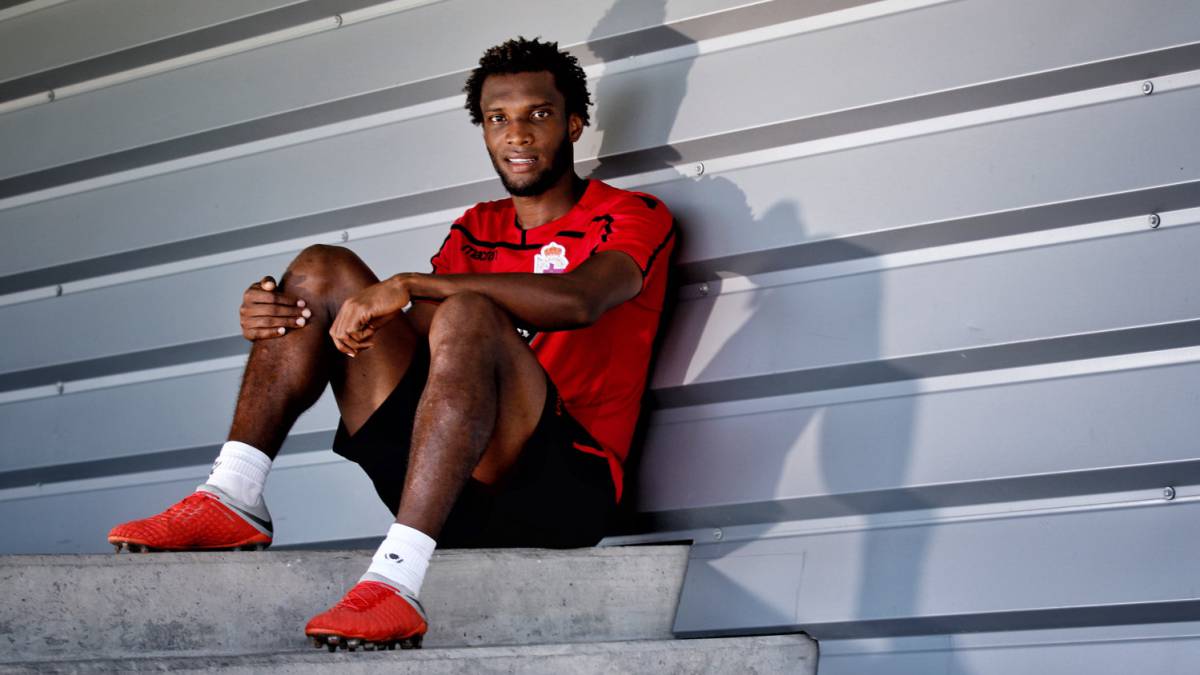 Didier Moreno posa para el Diario AS tras un entrenamiento del Deportivo