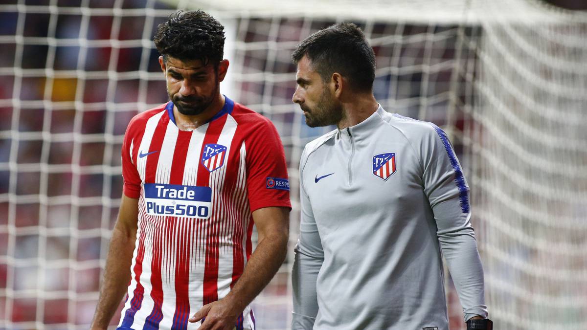 Diego Costa se marchó lesionado.