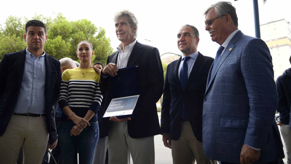 Manuel Pellegrini, durante el acto de inauguración de su glorieta en Málaga.