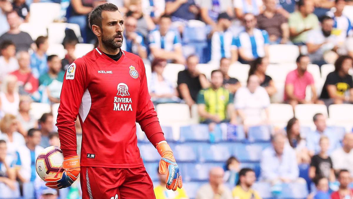 Diego López, durante la disputa del partido entre Espanyol y Valencia, correspondiente a la jornada 2.