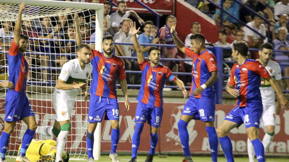 Fecha, horario, cómo ver en directo en televisión y cómo seguir online el Extremadura-Cádiz de la jornada 9 de Segunda División que se jugará en el Francisco de la Hera.