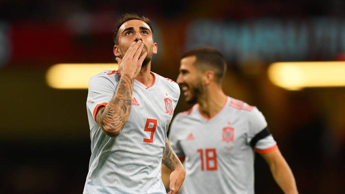 Alcácer, celebrando uno de sus dos goles a Gales.