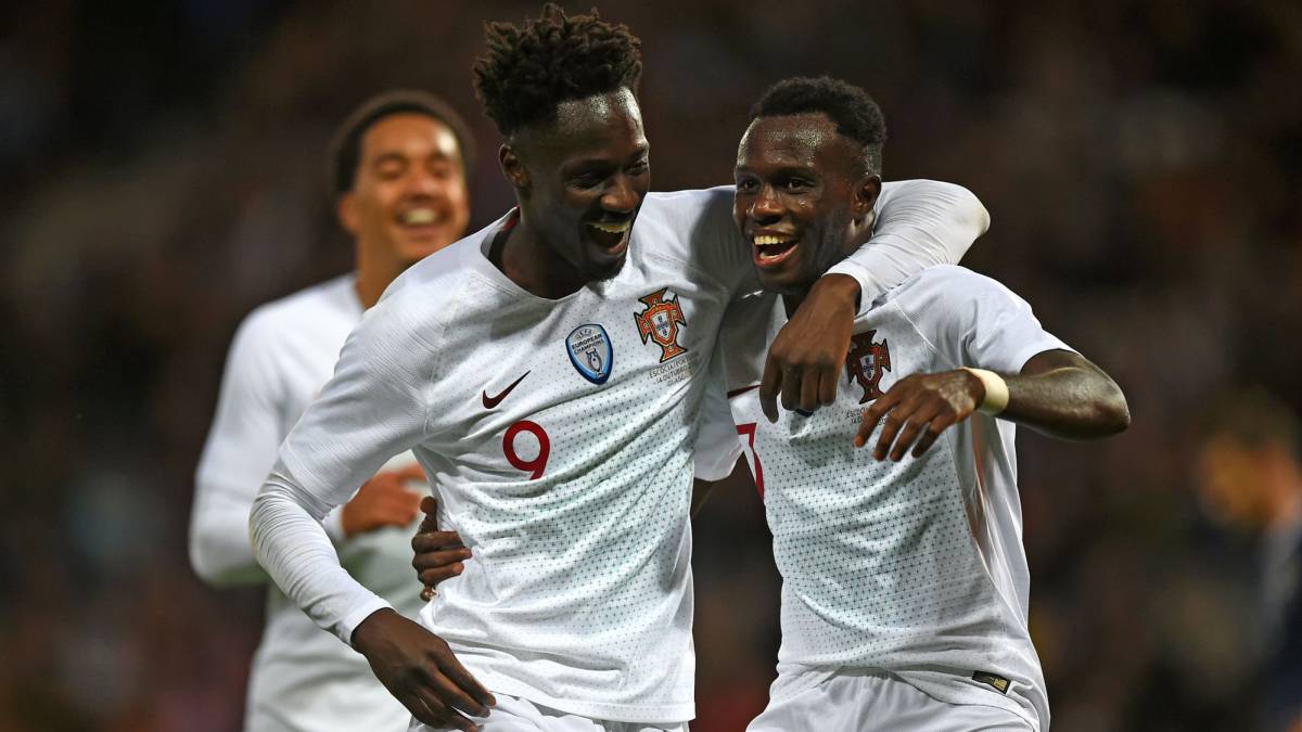 Los goles de Helder Costa, Eder y Bruma le dieron a la selección portuguesa el triunfo en un partido en el que Santos alineó un equipo plagado de suplentes.