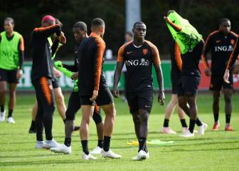 Promes brilla con Holanda y espera minutos en Nervión