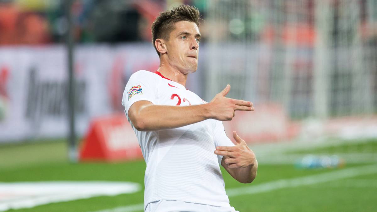 Piatek, objetivo del Atlético, celebra su gol en el Polonia-Portugal