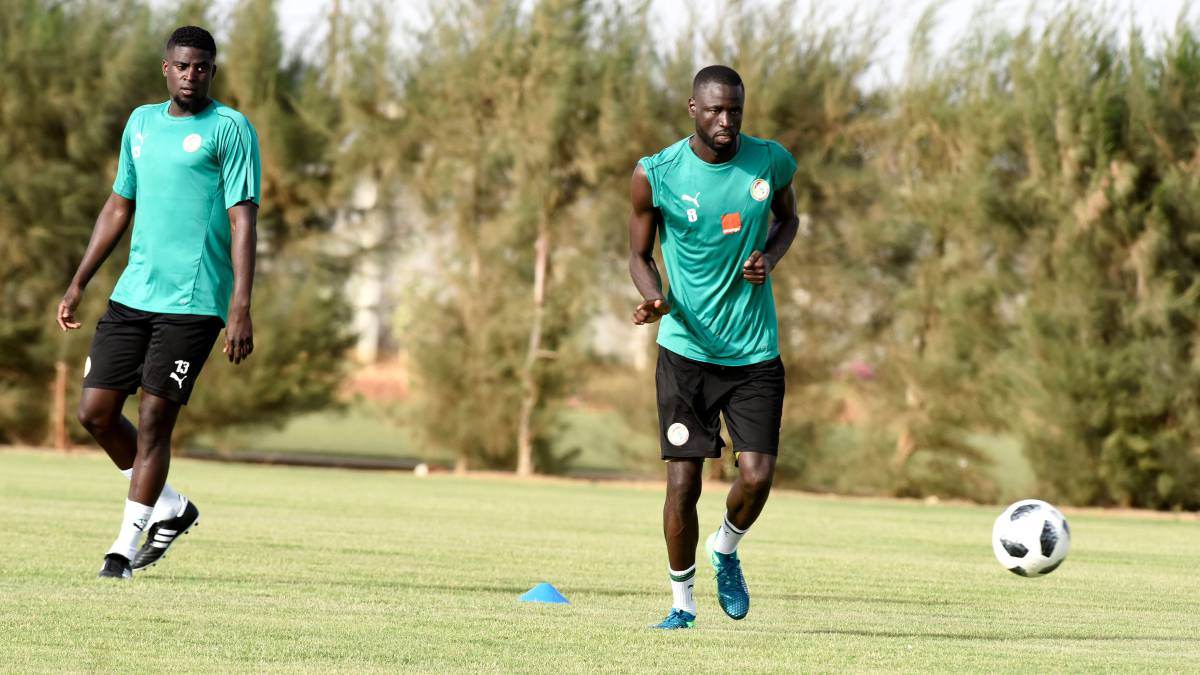 Cheikhou Kouyate y Alfred Ndiaye durante un entrenamiento con Senegal.