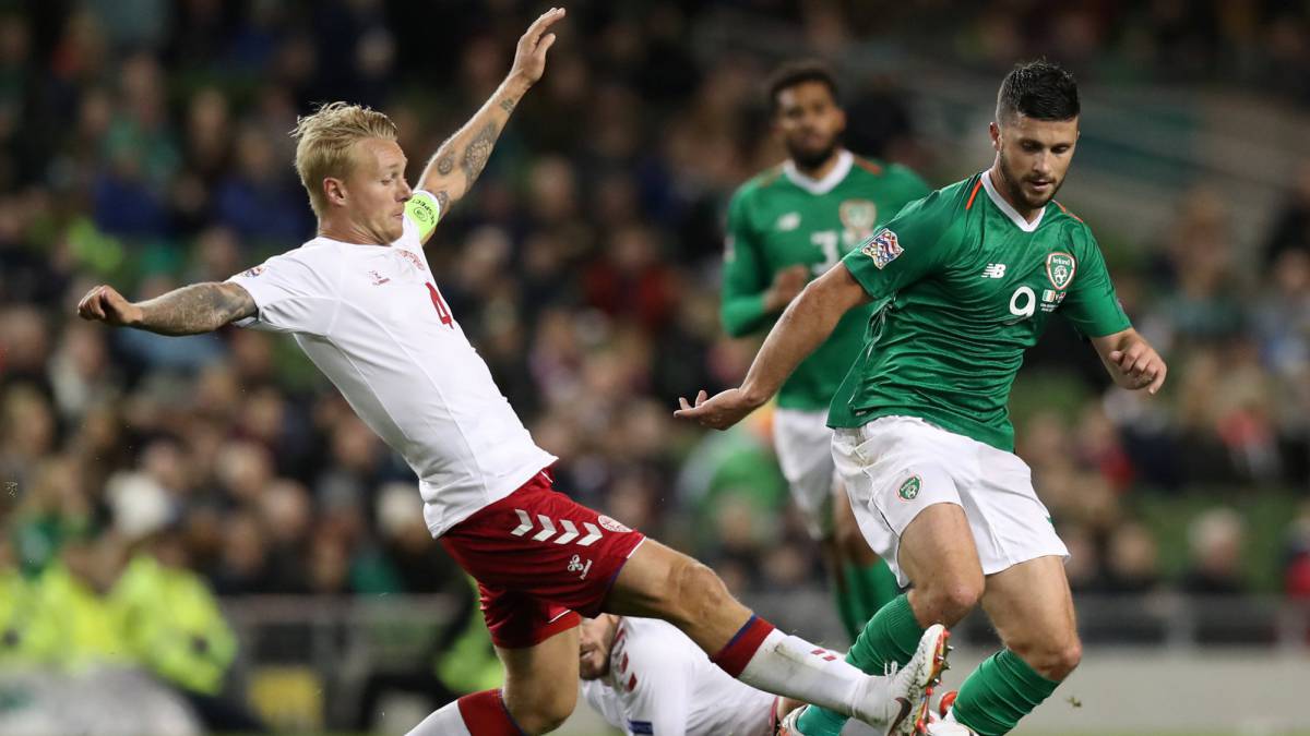 El defensa del Sevilla Simon Kjaer aseguró que no van con miedo al Camp Nou para enfrentarse al Barcelona y a Messi y que no "aparcarán el autobús".