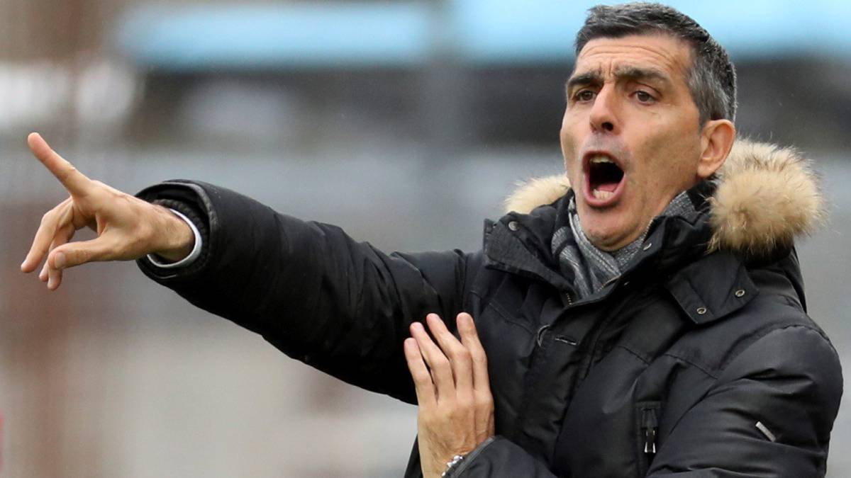 Juan Ramón López Muñiz durante un partido de su equipo.