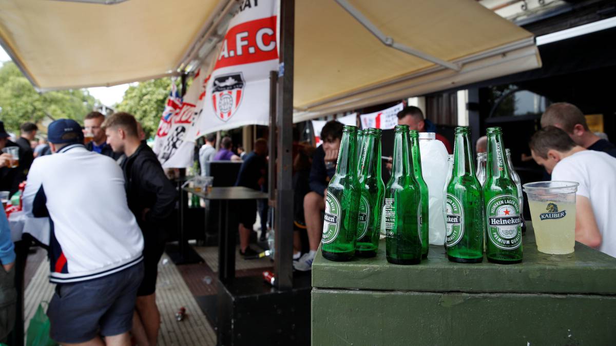 Aficionados ingleses en Sevilla antes del partido España-Inglaterra de la Liga de Naciones.
