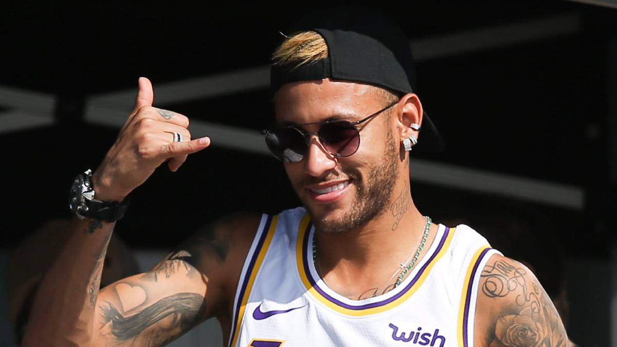 Neymar, ausente contra el Amiens por descanso, está en Portugal con un amigo surfero.
