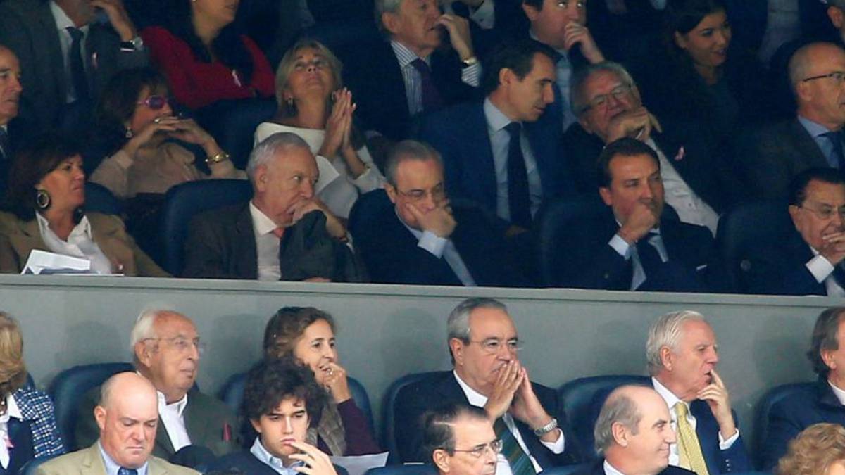 La afición del Real Madrid culpa a Florentino Pérez de la crisis del equipo