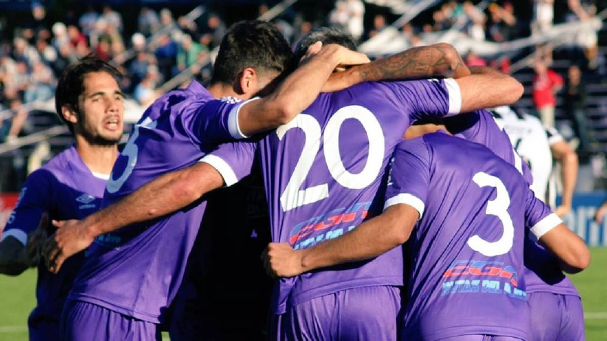 Uruguay confisca los móviles
en pro del espíritu de equipo