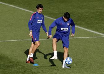 Giménez, baja en Dortmund; regresan Diego Costa y Savic