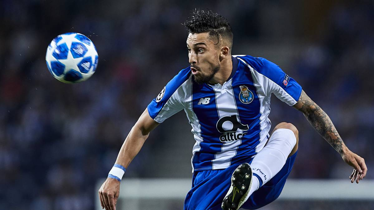 Real Madrid eyeing Porto's Telles as Marcelo replacement