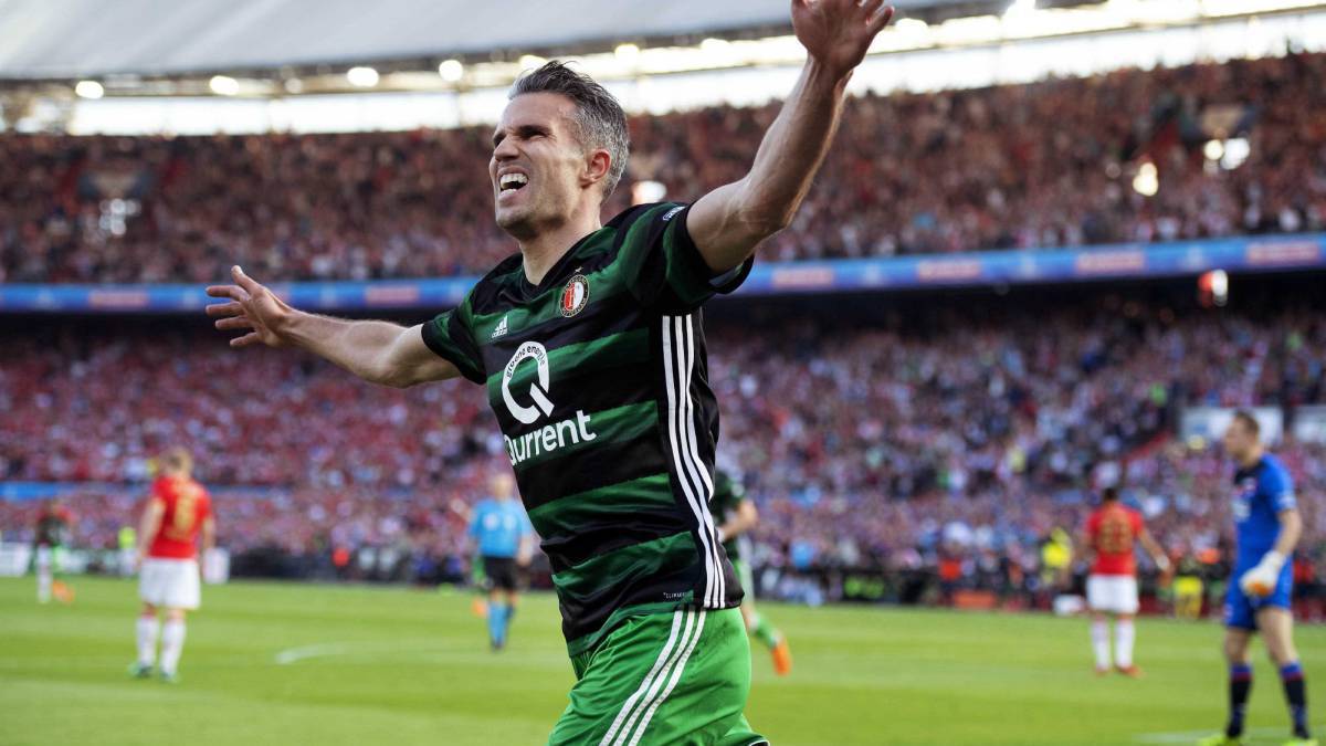 Van Persie se retirará a final de temporada con 36 años