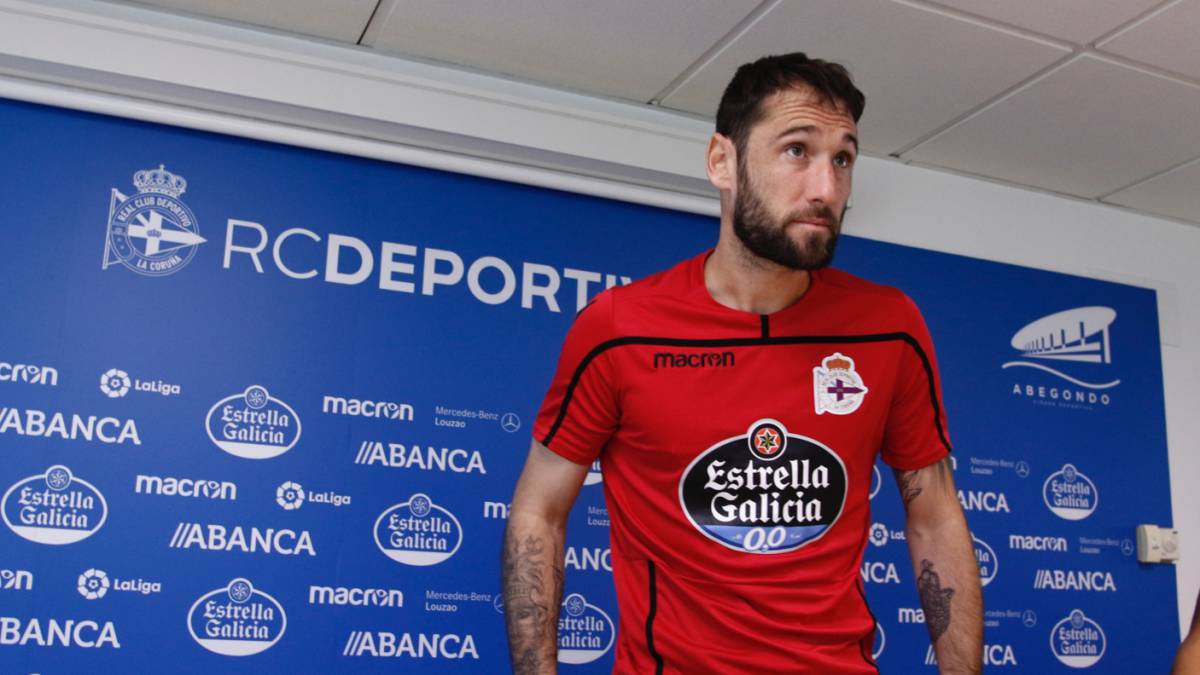 Dani Giménez en la sala de prensa de Abegondo