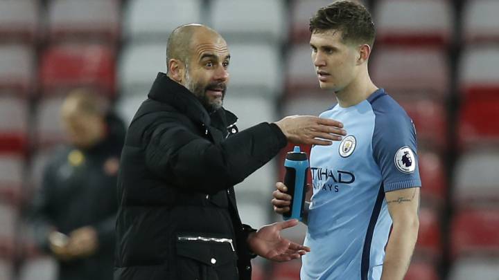 Stones dice que el City juega "telepáticamente" gracias a Pep