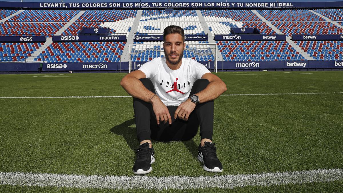 Rochina ha encontrado su sitio en el equipo. En el nuevo 3-5-2 granota puede sacar a relucir la calidad que lleva dentro.