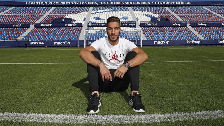 Rochina ha encontrado su sitio en el equipo. En el nuevo 3-5-2 granota puede sacar a relucir la calidad que lleva dentro.