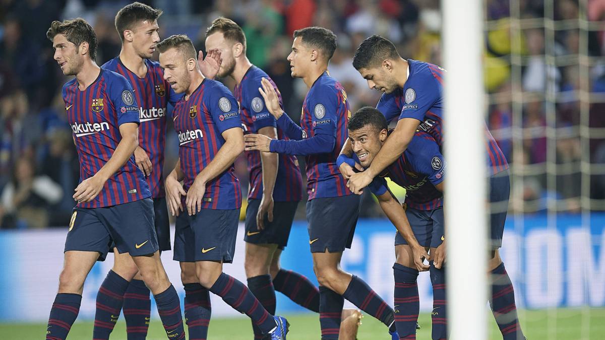 Los jugadores del Barcelona celebran el gol ante el Inter de Milán.