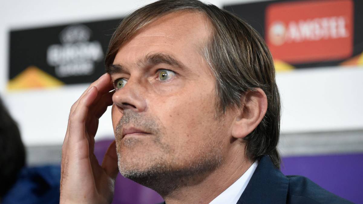 Phillip Cocu, destituido como entrenador del Fenerbahce