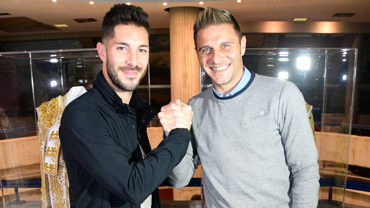 Álvaro Cejudo y Joaquín, jugadores del Betis