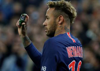 Los bomberos recomiendan la postura ‘Neymar’ para apagar un fuego en Halloween