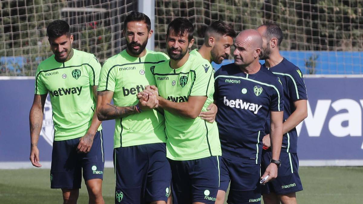 Paco López va recuperando efectivos... pero con precaución