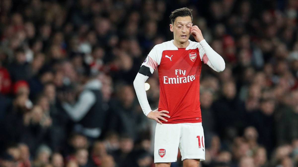El Arsenal homenajea al Leicester ante el Liverpool