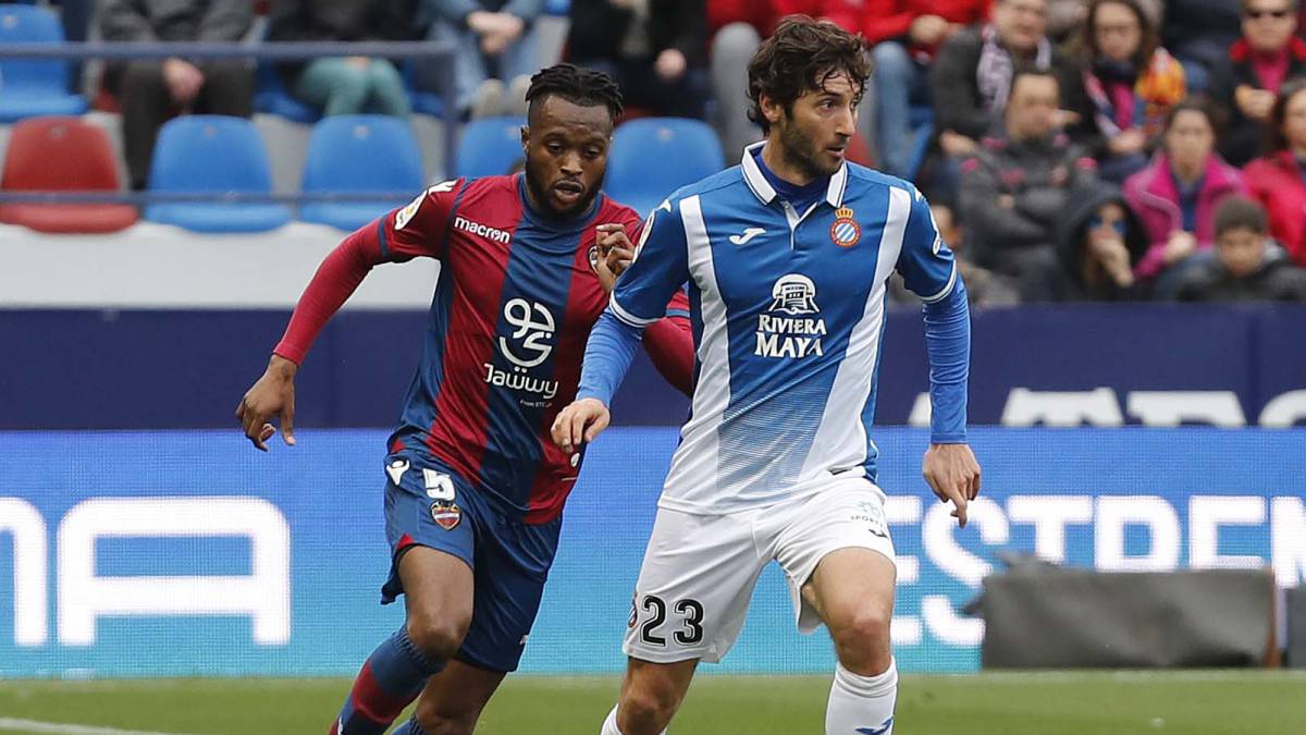 Doukouré o Prcic para suplir la ausencia de Rochina en el medio