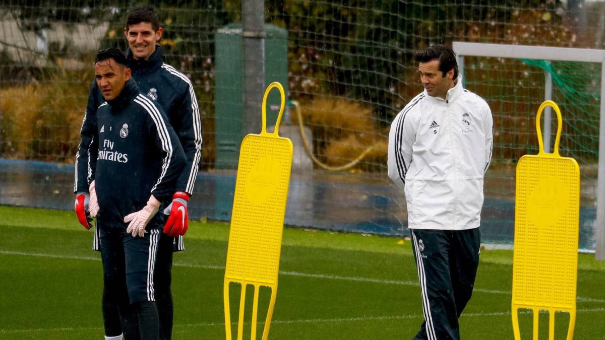 Courtois y Vinicius: Solari lanza un guiño al palco y le sale bien