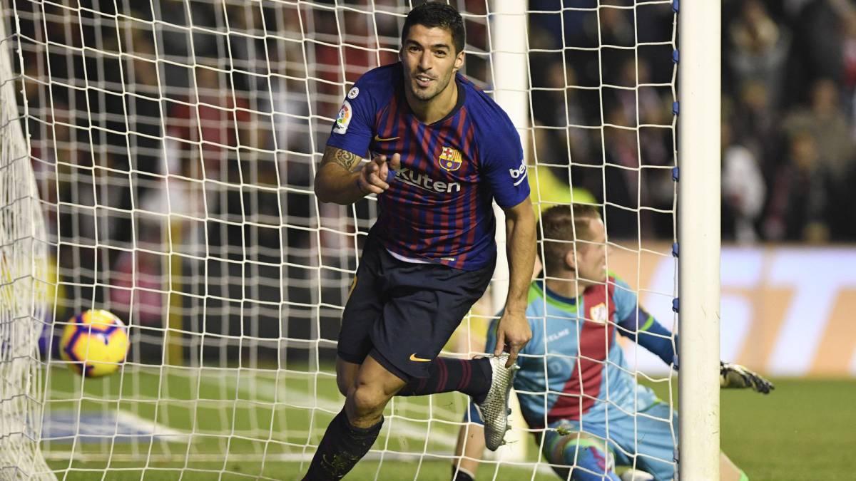 Suárez anunció que rotaría, pero juega el 90% de los minutos