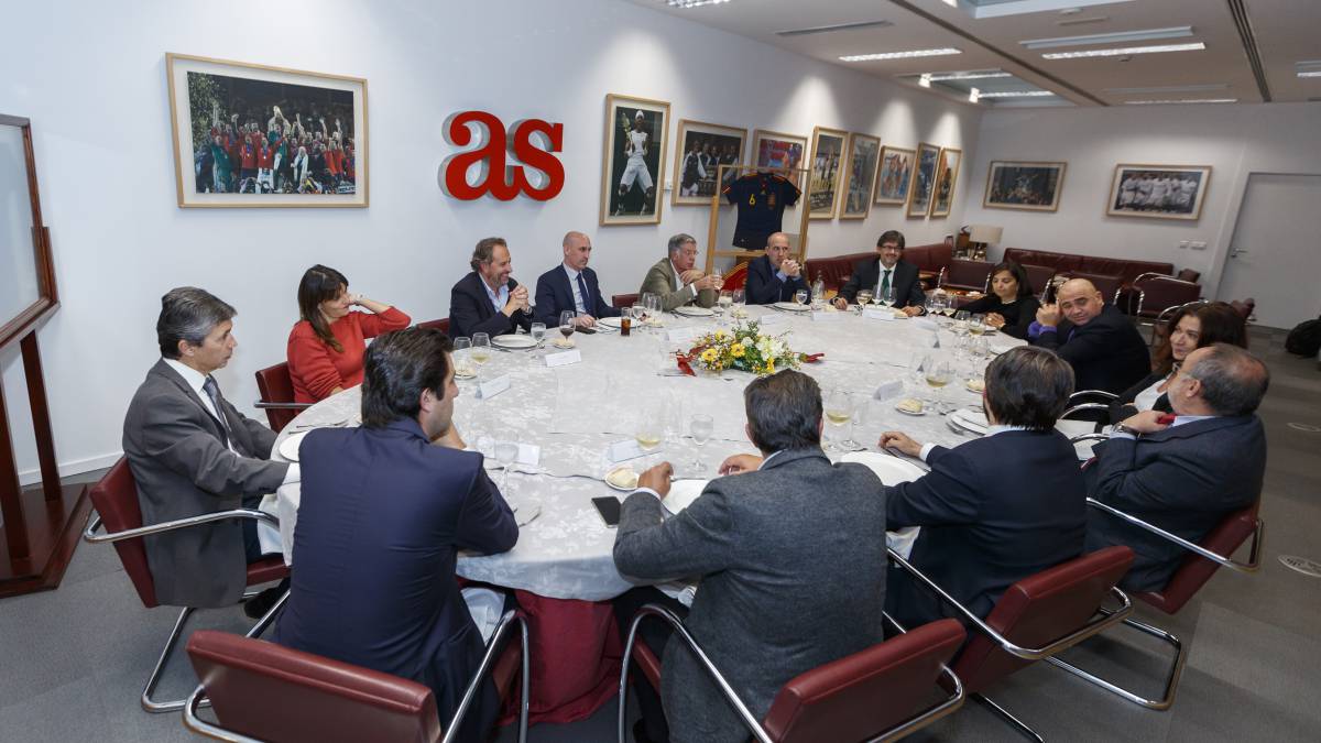 RFEF president Rubiales visits AS