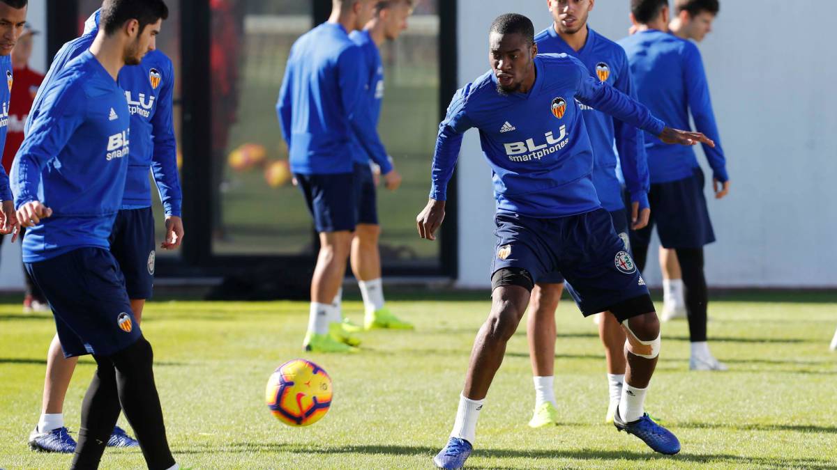 Guedes y Kondogbia.