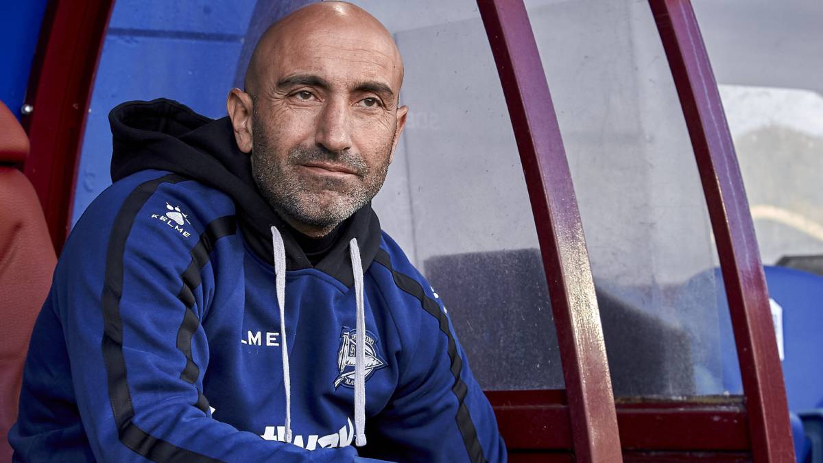 Abelardo, entrenador del Alavés.