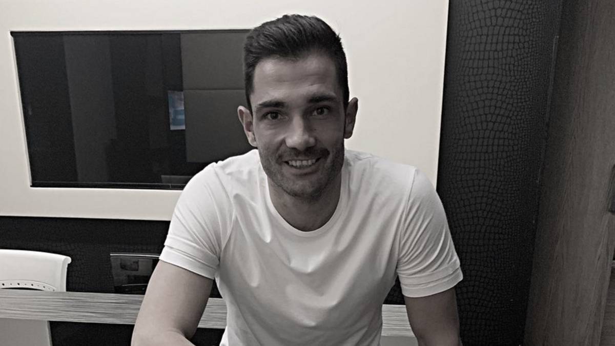 Adán apoya Movember.
