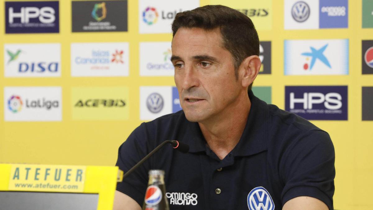 Manolo Jiménez en rueda de prensa.