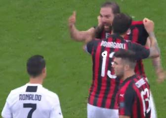 Higuaín se va expulsado, enloquece y encara a Cristiano