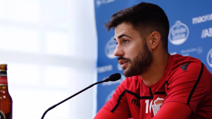 Carles Gil en una rueda de prensa en Abegondo