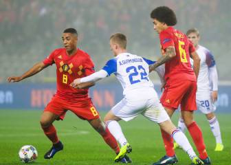 Batshuayi adelanta a Bélgica