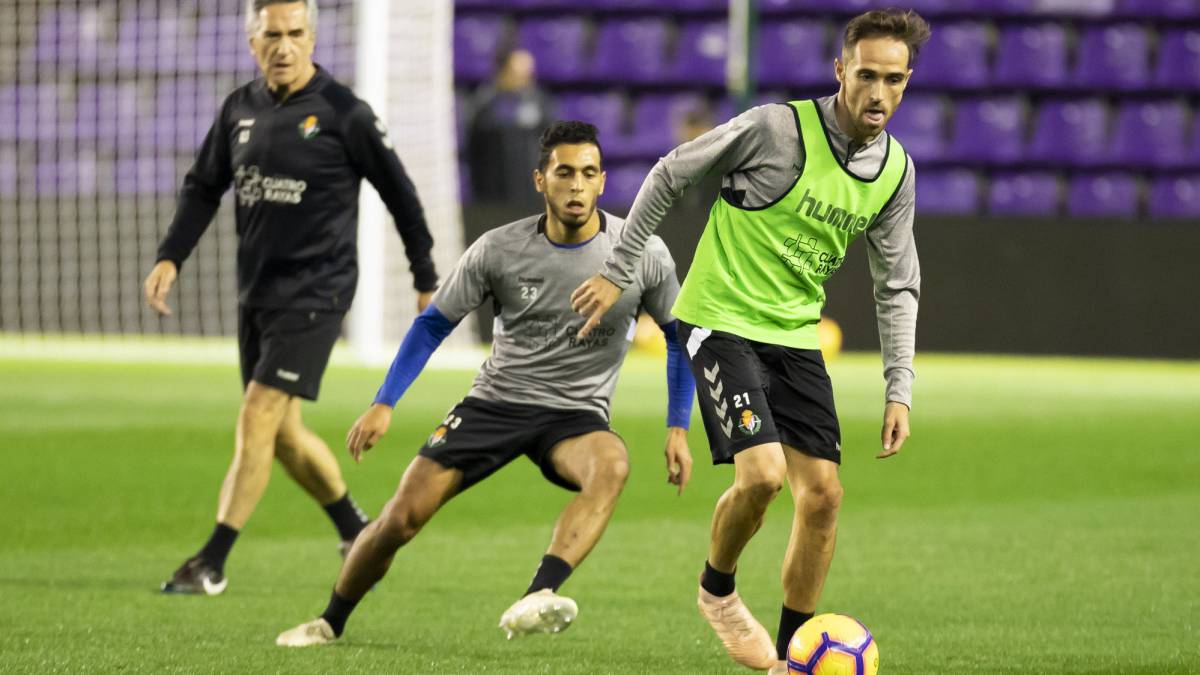 Sin Trofeo, Míchel se lució en el entrenamiento de Zorrilla