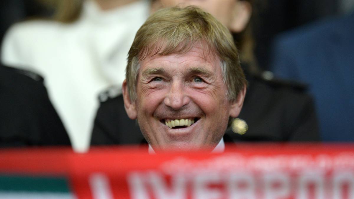 Kenny Dalglish, leyenda del Liverpool, es investido caballero