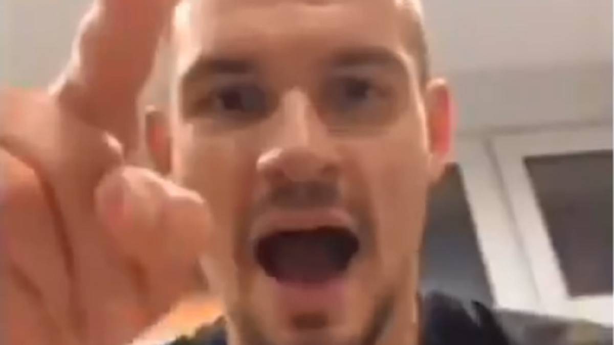 Dejan Lovren hace un vídeo en directo tras la victoria de Croacia ante Espña en la Liga de Naciones.