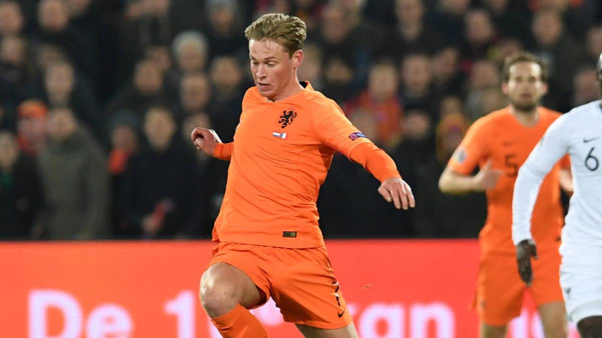 Real Madrid: Barcelona target De Jong 'likes' LaLiga arch rivals