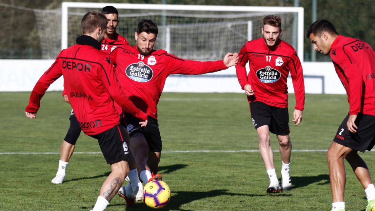 Borja Valle regresará ante Osasuna tras cuatro partidos de sanción.