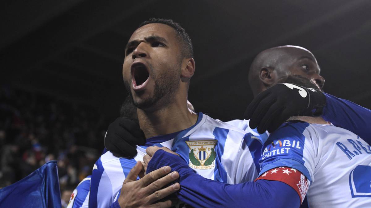 Resumen y gol del Leganés 1-0 Alavés. El solitario tanto de En-Nesyri en el minuto 41 saca al Leganés del descenso y acaba con el sueño del liderato del Alavés.