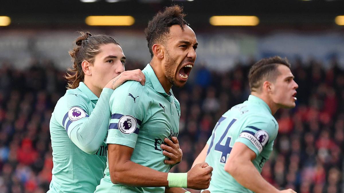 Aubameyang celebra su gol.