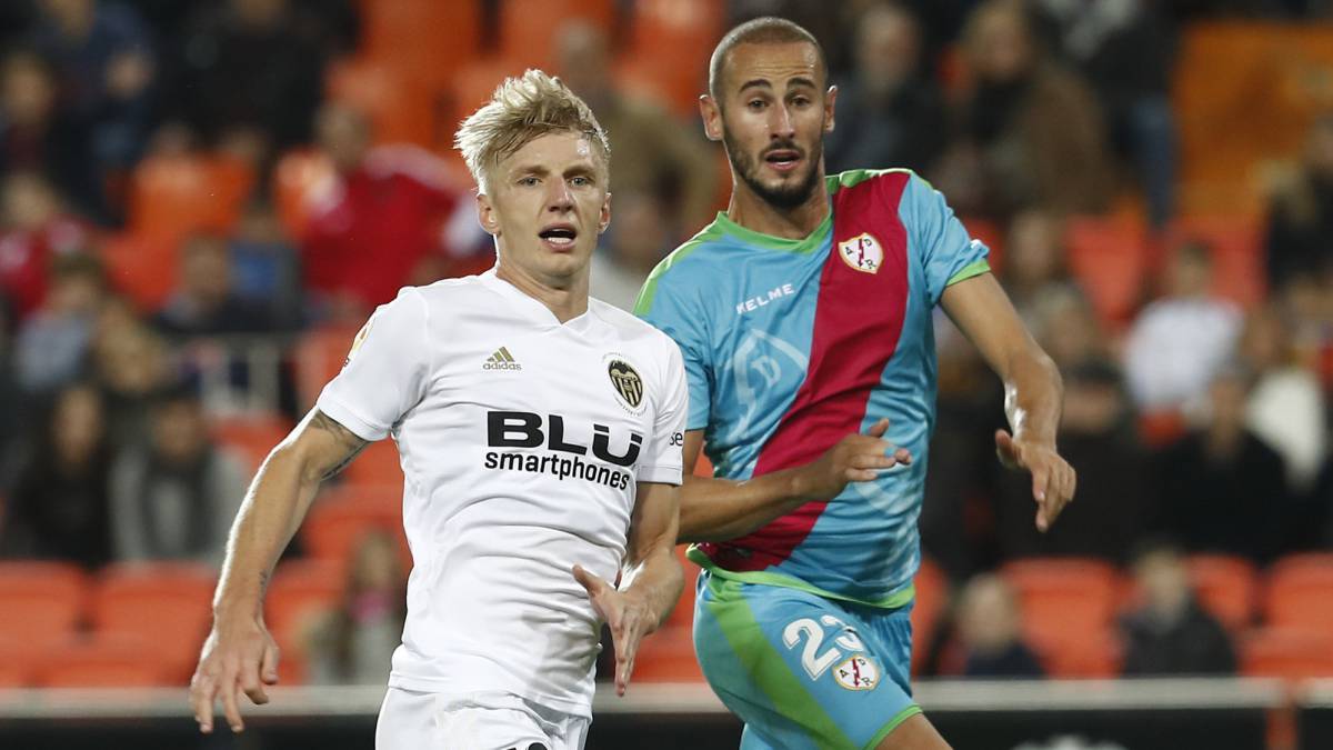 Gálvez, del Rayo, ante el Valencia.