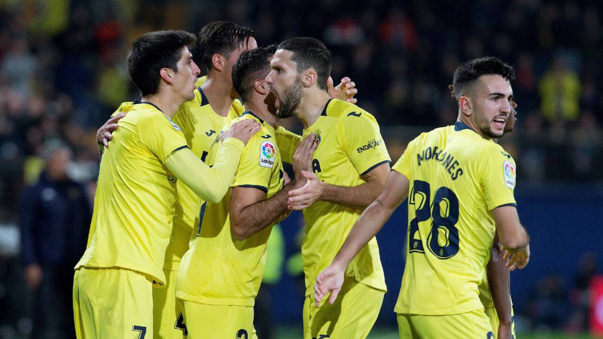 Resumen y goles del Villarreal 2-1 Betis. Los tantos de Gerard Moreno y Samu Chukwueze devolvieron a los amarillos a la senda de la victoria seis jornadas después.